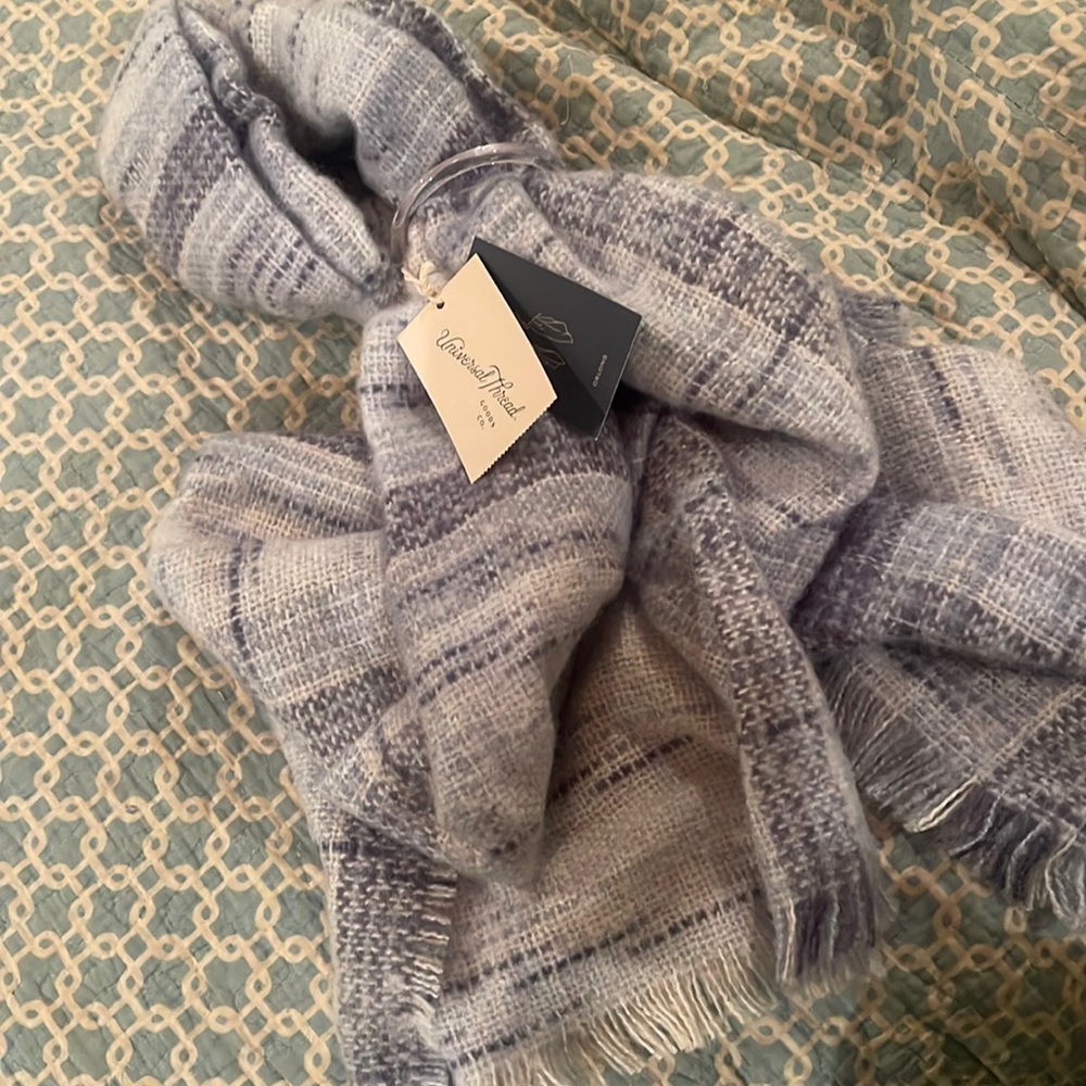 Universal Thread Scarf NEW WITH TAGS!
